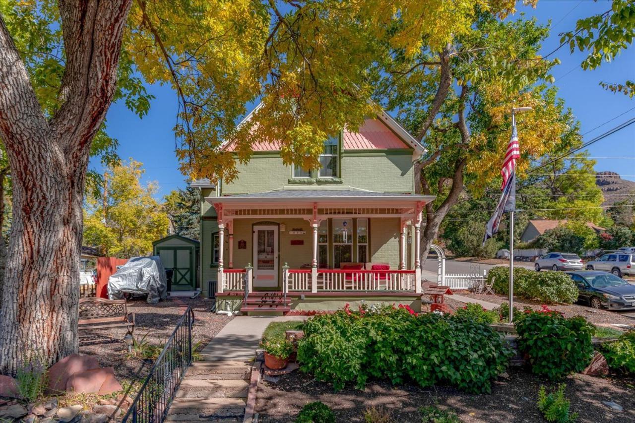 Bed and Breakfast The Silk Pincushion (Adults Only) Golden Exterior foto